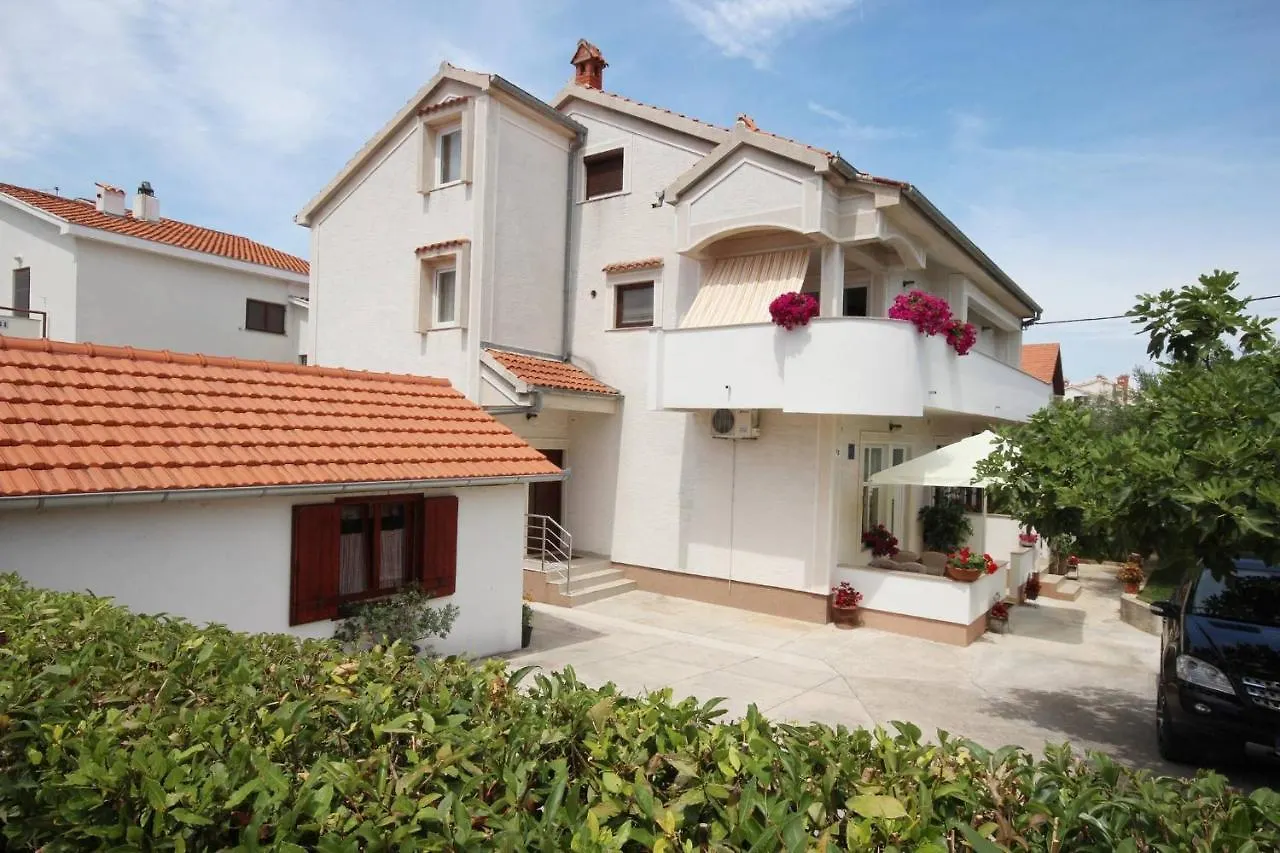 Family Apartment Mirela Borik Zadar